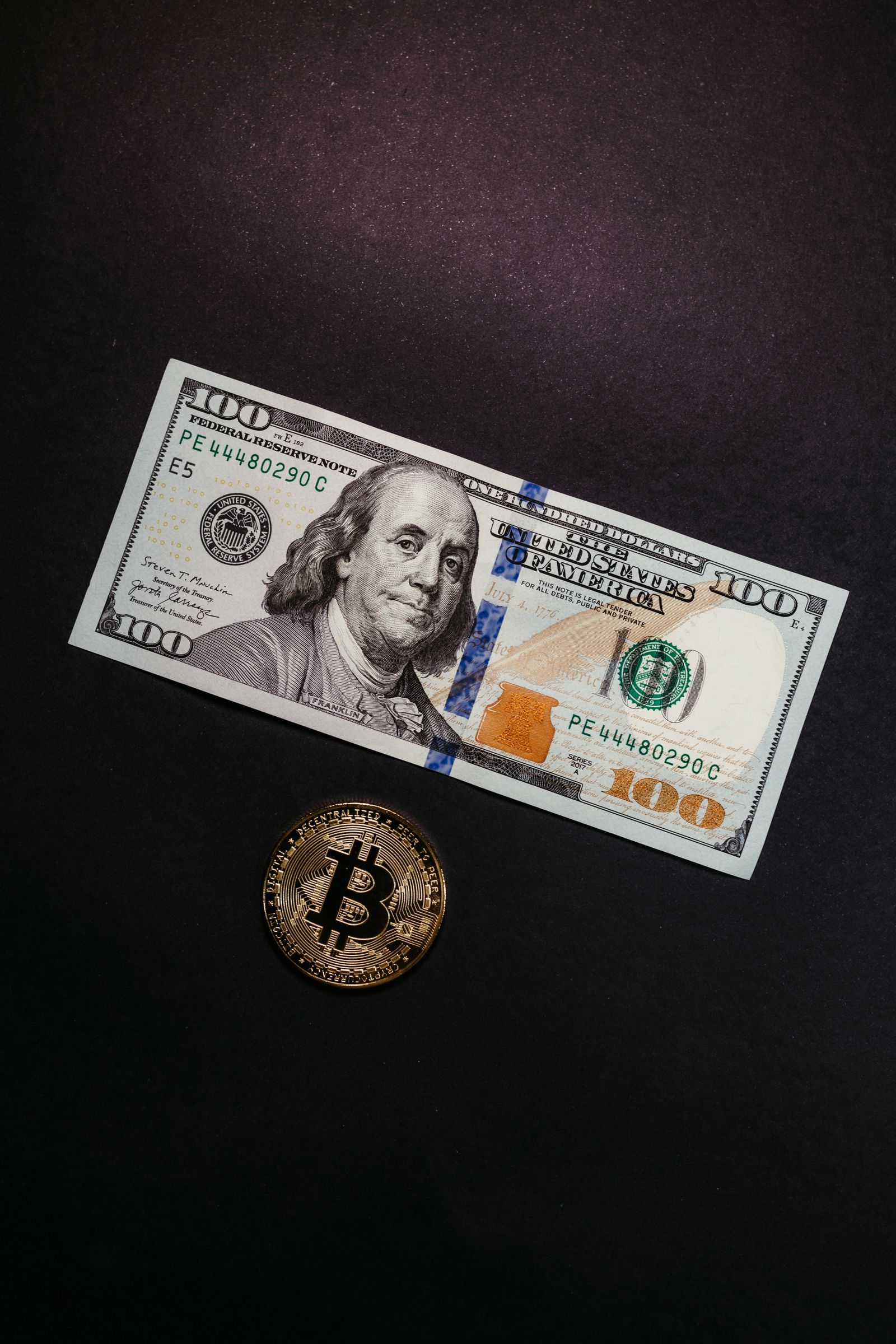 عملة USDe المستقرة تنزل مؤقتاً إلى 0.92 دولار على Binance ثم تعود لسعرها خلال دقائق